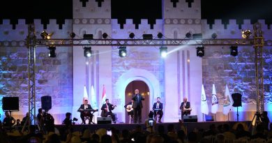 إسدال الستار عن مهرجان أبي تمام للشعر العربي في الموصل
